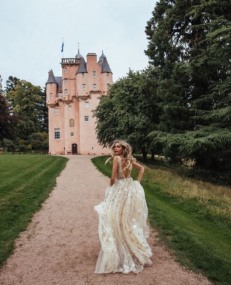 Live Out All Your Fairy Tale Dreams...These Are the Most Romantic Castles to Get Married At! - Green Wedding Shoes Pink Castle, Extended Family, A Castle, Castle Wedding, Sparkly Dress, Shooting Photo, Princess Wedding, Star Wedding, Wedding Dreams