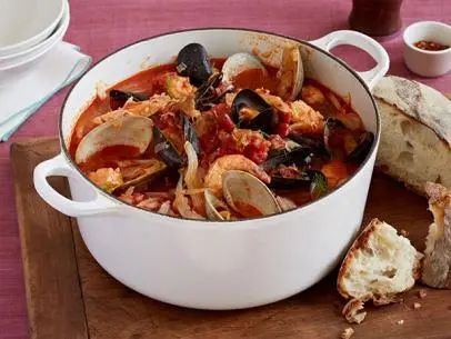 Cioppino Recipe | Giada De Laurentiis | Food Network Cioppino Recipe, Everyday Italian, Shellfish Recipes, Best Italian Recipes, Giada De Laurentiis, Seafood Dishes, Food Network, Lunch Recipes, Soups And Stews