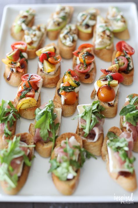 A delicious and easy appetizer recipe inspired by the farmers market. Trio of Farm-to-Table Inspired Crostini | Inspired by Charm Fall Wedding Appetizer Ideas, Fancy Apps, Brushetta Appetizers, Table Meals, Crostini Appetizers, Bulking Season, Tiny Foods, Snack Boxes, Inspired By Charm