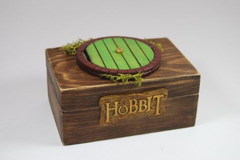 Nerdy Wedding Rings, Ring Boxes Diy, Smaug Dragon, Earth Wedding, Earth Crafts, Lotr Wedding, Engagement Box, Earth Craft, Nerdy Wedding