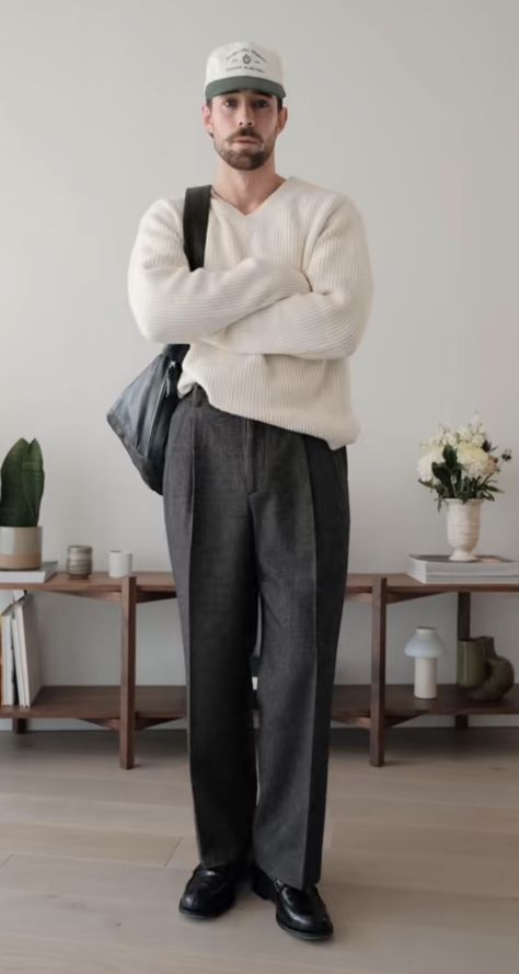 Slim Pants Outfit Men, Light Brown Dress Pants Outfit, Daniel Simons Outfit, Grey Pants Men Outfit, Grey Pants Outfit Mens Street Styles, Office Core Outfit Men, Grey Pants Outfit Men, White Grey Outfit, Grey Trousers Outfit Men