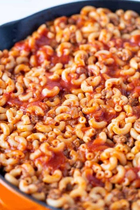 Easy American Chop Suey Recipe. This classic goes by many different names! Goulash. Elbow Pasta Recipes, Elbow Macaroni Recipes, Chop Suey Recipe, Pasta Recipes Easy Fast, Beef Stew Seasoning, American Chop Suey, Beef Macaroni, Ground Beef Pasta Recipes, Ground Beef Pasta