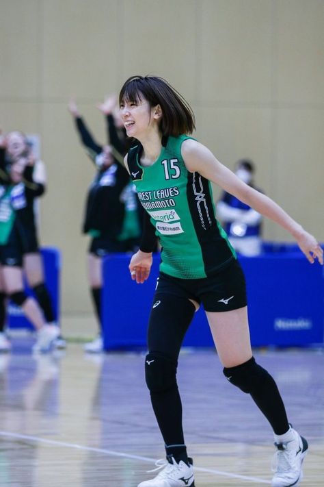 Volleyball Players Female Aesthetic, Vollyball Outfits, Best Volleyball Shoes, Volleyball Uniforms, Japan Volleyball Team, Volleyball Poses, Cute Sporty Outfits, Volleyball Inspiration, Female Volleyball Players