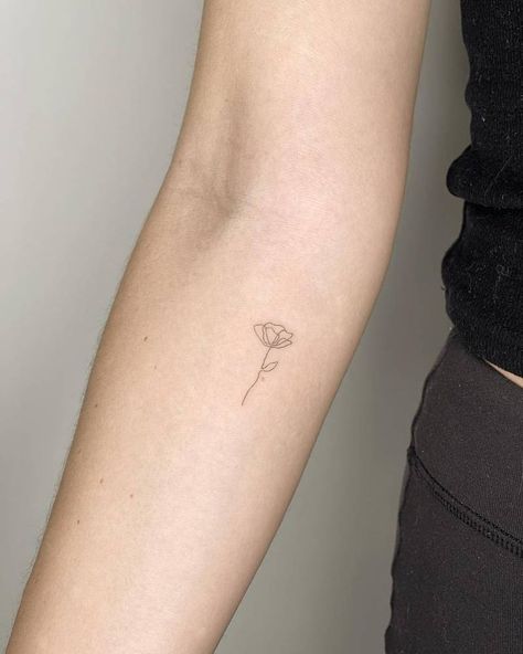 Minimal Tattoo Arm Women, Poppy Tiny Tattoo, Poppy Flower Line Tattoo, Mini Poppy Flower Tattoo, Inner Arm Tattoo Flower, Small Poppy Tattoos, Poppy Flower Tattoo Behind Ear, Micro Poppy Tattoo, Dainty Flowers Tattoos