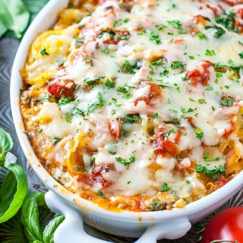 Cheesy Vegetarian Spaghetti Squash Casserole Recipe - Peas and Crayons Benedict Casserole, Chili Spaghetti, Eggs Benedict Casserole, Vegetarian Spaghetti, Eggs Benedict Recipe, Squash Casserole Recipes, Spaghetti Squash Casserole, Christmas Breakfast Recipe, Low Carb Vegetarian Recipes