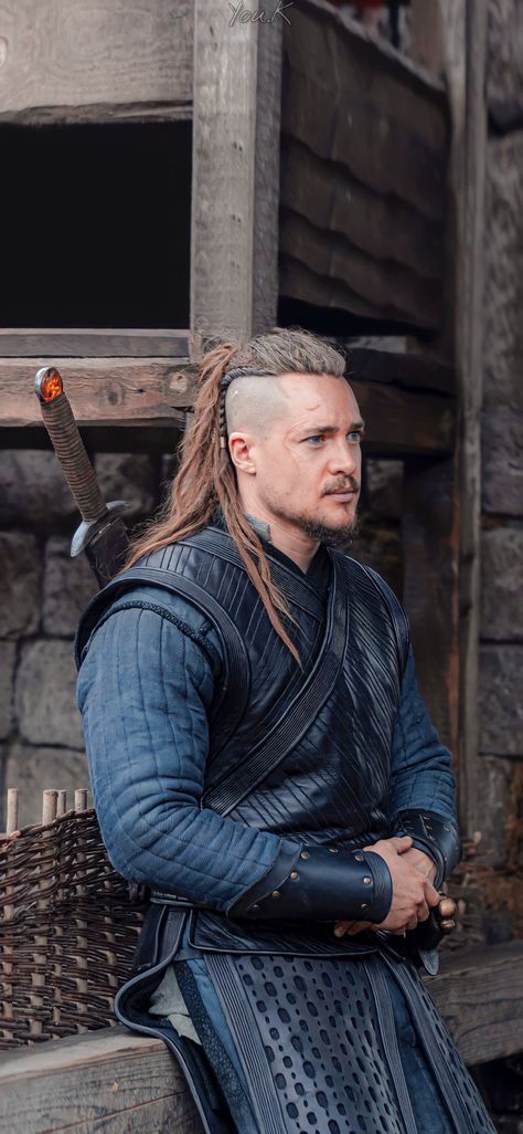 Alexander Dreymon Wife, Alexander Dreymon The Last Kingdom, Norse Mythology Aesthetic, Uhtred The Last Kingdom, Last Kingdom Uhtred, Alex Dreymon, The Last Kingdom Series, Uhtred Of Bebbanburg, Iphone Wallpaper Clock