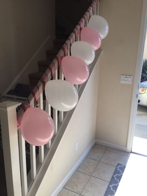 Used streamers to wrap the stairs and tied balloons around the banister for a simple design. Balloons and streamers were purchased from my local dollar store. Streamers On Stairs, Balloon Banister, Stairs Decoration Ideas For Party, Balloons And Streamers, Stairs Decoration, Baby Shower Food For Girl, Streamer Decorations, Rustic Stairs, Gymnastics Party