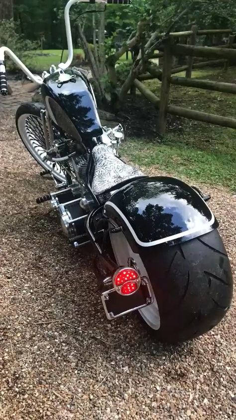 Harley Davidson Motorcycles Dyna, Moto Chopper, Custom Motorcycle Paint Jobs, Custom Motorcycles Bobber, Custom Motorcycles Harley, Motorcycle Paint Jobs, Custom Street Bikes, Мотоциклы Cafe Racers, Chopper Bobber