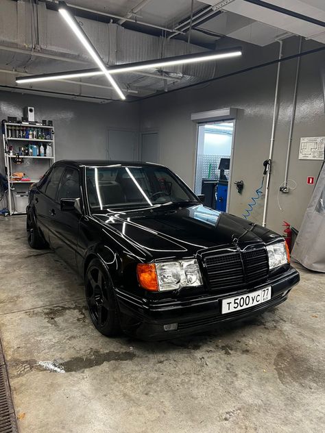 Old School Mercedes, Mercedes 500e, W124 E500, Mercedes Benz W124, Mercedes Classic, Benz W124, Mercedes Benz 190e, Mercedes W124, Mercedes Benz 190