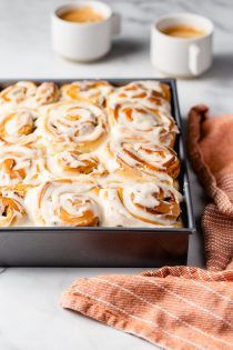 Pumpkin Pie Cinnamon Rolls, Pumpkin Spice Cinnamon Rolls, Overnight Cinnamon Rolls, Cinnamon Roll Recipe Homemade, Cinnamon Pumpkin, Homemade Pumpkin Spice, Pumpkin Cinnamon Rolls, Pumpkin Roll, Pumpkin Cream Cheeses