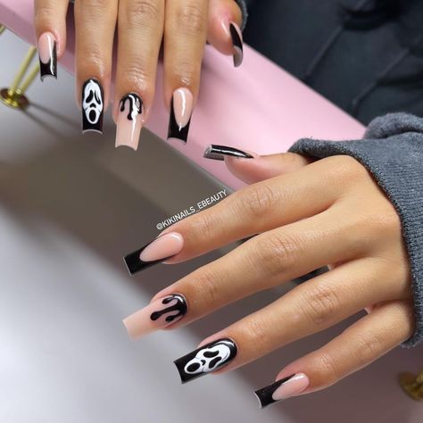 Black French Tip Scream Nails, Easy Ghostface Nails, Scream Nails Black, Nail Ideas Hollowen, Halloween Nails Creepy, Square Acrylic Nails Halloween, Black French Halloween Nails, Black French Tip Nails Halloween, Scream Face Nails