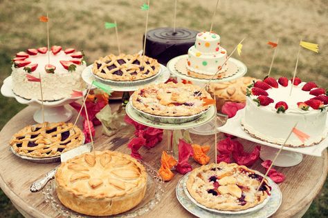 Don't have the money to order an expensive bakery cake? Try a pie table, or make individual mini pies of different varieties. (Mini pie tins don't cost that much at dollar stores and grocery stores.) Diy Wedding Cake Table, Images Of Cakes, Diy Wedding Buffet, Wedding Dessert Table Decor, Cakes And Pies, Buffet Dessert, Wedding Pie, Diy Wedding Cake, Carnival Wedding