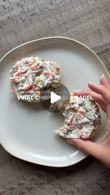 Carly Richter, RDN, LD on Instagram: "This viral chopped lox bagel does not disappoint!! The PERFECT way to get all the flavors into one delicious bite. Will be doing chopped sammies until further notice!!  dEATS 👇🏼 •homemade bagel (details a few posts back)  •whipped cream cheese •smoked salmon •cucumber •red onion •fresh dill •s&p Chop up all the fixings & mix well. Spread onto your toasted bagel and enjoy in halves or as a sammie! A bit messy but oh SO WORTH IT 🤪😍 • • #nutrition #nourish #bagel #lox #balance #allfoodsfit #lifestyle #tasty #food #foodie #eeeeeats #f52grams #registereddietitian #rdsofinstagram #cleancookingwithcarly" Bagel And Lox Recipe, Bagel Lox, Lox Recipe, Lox Bagel, Toasted Bagel, Salmon Lox, Salmon Cucumber, Lox And Bagels, Salmon Cream Cheese