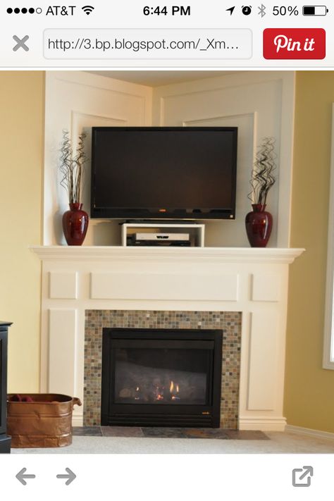 Idea for my corner fireplace Corner Mantle, Corner Fireplace Decor, Room Arrangement Ideas, Corner Fireplaces, Corner Fireplace Living Room, Corner Fireplace Ideas, Fireplace Style, Basement Fireplace, Fireplace Living Room