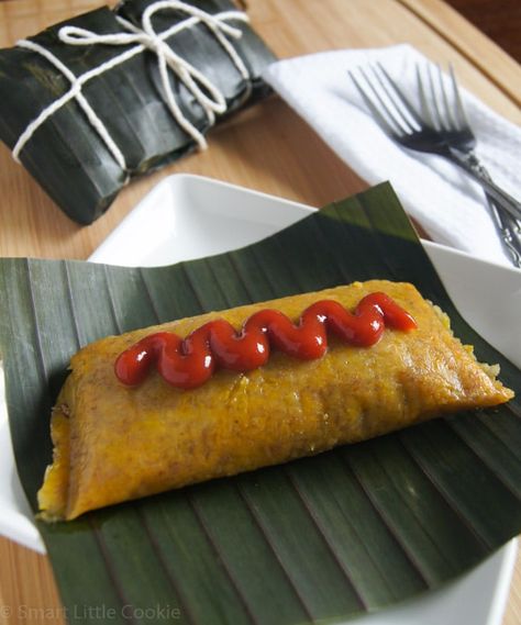 Pasteles en Hoja (Dominican Style Tamales) | SmartLittleCookie.net Authentic Mexican Tamales, Dominican Dish, Dominicano Recipes, Coconut Eggnog, Dominican Style, Mexican Tamales, Dominican Food, Authentic Mexican, Latin Food