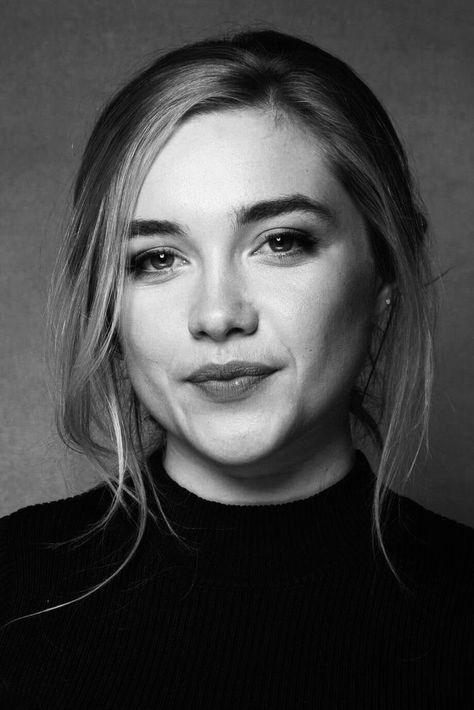 Florence Pugh Little Women, Unique Headshots, Black Widow Yelena, Author Photos, Professional Profile Pictures, White Widow, Headshots Women, Art Photography Portrait, Actor Headshots