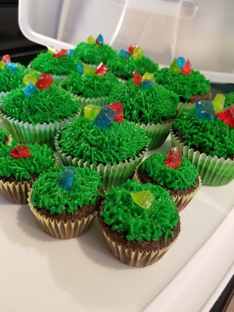 Green Apple Jolly Rancher, Grass Cake, Zelda Cake, Zelda Party, Jolly Ranchers Candy, Zelda Birthday, Frosting Tips, Minecraft Birthday, Jolly Rancher