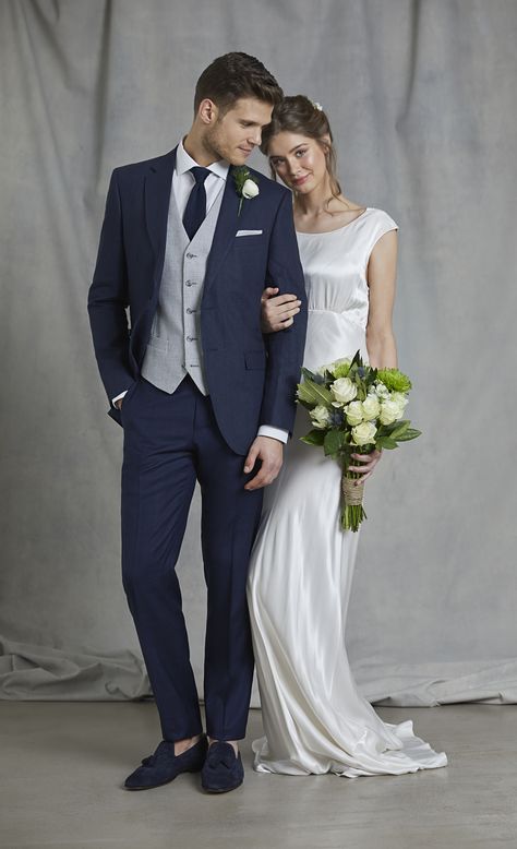 Men Wedding Suits Modern, Blue Suit Grey Waistcoat, Groom Navy Blue Suit, Dark Blue Suit Wedding, Blue Wedding Suit Groom, Navy Wedding Suit, Blue Tuxedo Jacket, Wedding Suits Men Blue, Groom Blue Suit