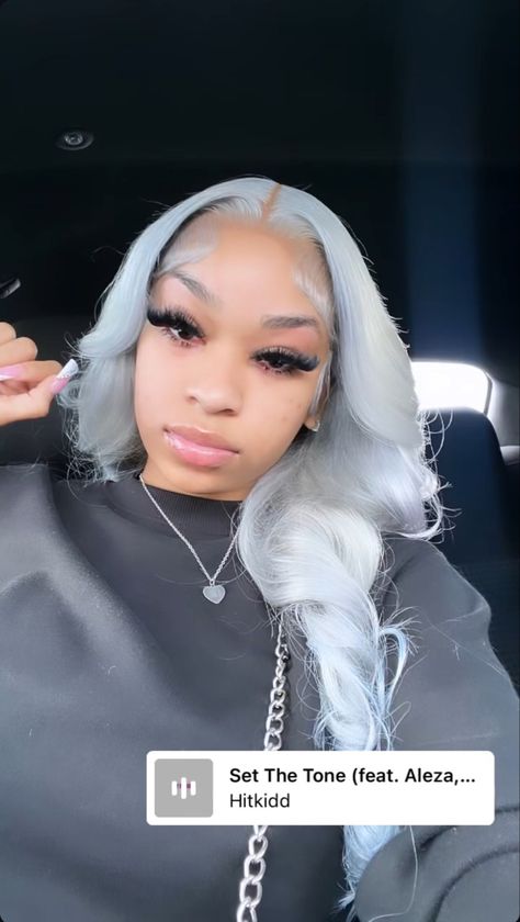 Colored Wigs Light Skin, Different Wig Colors Black Women, Sliver Wig Hairstyles, Frontal Wig Colors, Grey Wig Hairstyles, Grey Wig Install, Hairstyles For Wigs Black Women, Wig Aesthetics, Hairstyles For Lace Front Wigs