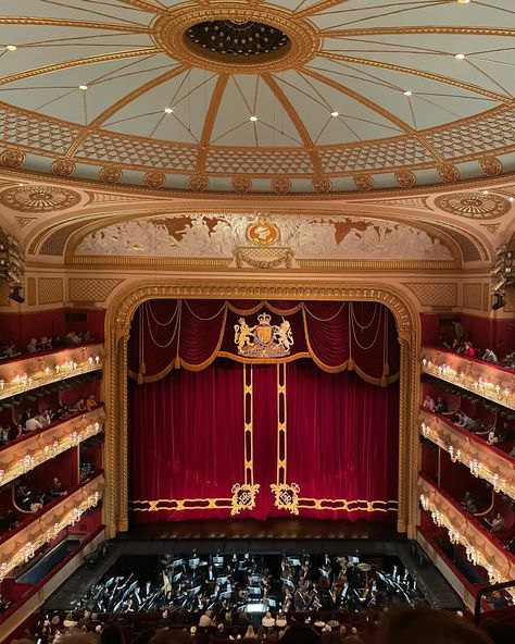 london day 2 🩰🦢🥂 Royal Opera House London, Russian Ballet Academy, Opera Show, Ballet Shows, Ballet Quotes, Ballet Workout, Royal Opera House, Paris Opera Ballet, Ballet Academy