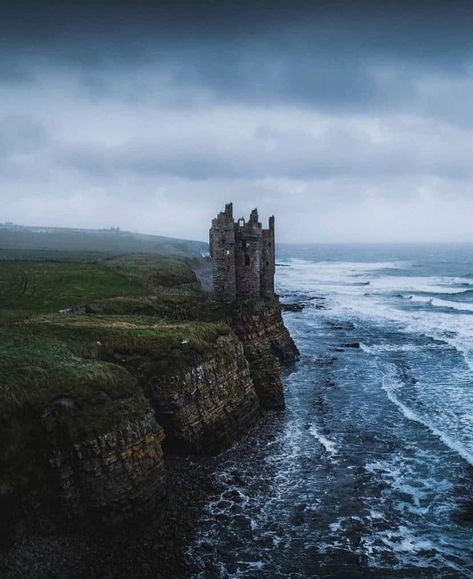 Scotland Castle Aesthetic, Medieval Scotland Aesthetic, Scottish Castles Highlands, Scotland Landmarks, Keiss Castle, Medieval Scotland, Scotland Aesthetic, Uk Castles, Scotland Photography