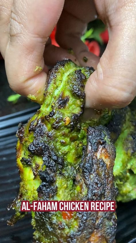 Chicken Recipes Indian, Shorts Photography, Tandoori Recipes, Chicken Starter Recipes, Green Chicken, Chicken Snacks, Spicy Snacks Recipes, Spicy Chicken Recipes, Ayam Bakar