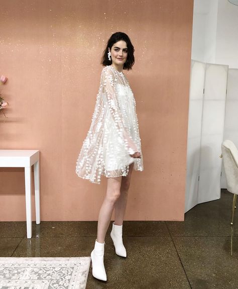 One of my favorites and so, so 60s 🌼 Our PENNY jacket and LANE mini dress 🌸 Collectio 60s Short Wedding Dress, 60s Wedding Dress Short, 60s Mini Wedding Dress, Short Flowy Wedding Dress, 70’s Wedding Dress, 60s Bride, Mod Wedding Dress, Wedding Dress 60s, 60s Bridal