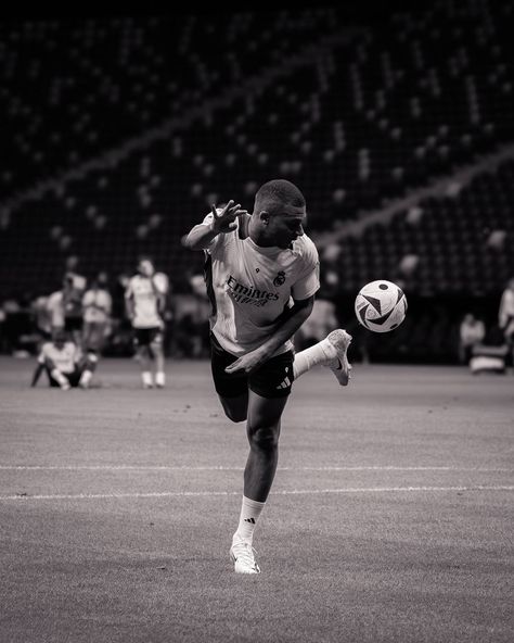 Kylian Mbappe Aesthetic, Mbappe Aesthetic, Galway Girl, Aesthetic Football, Kylian Mbappe, God Bless, Football, Sports, Quick Saves