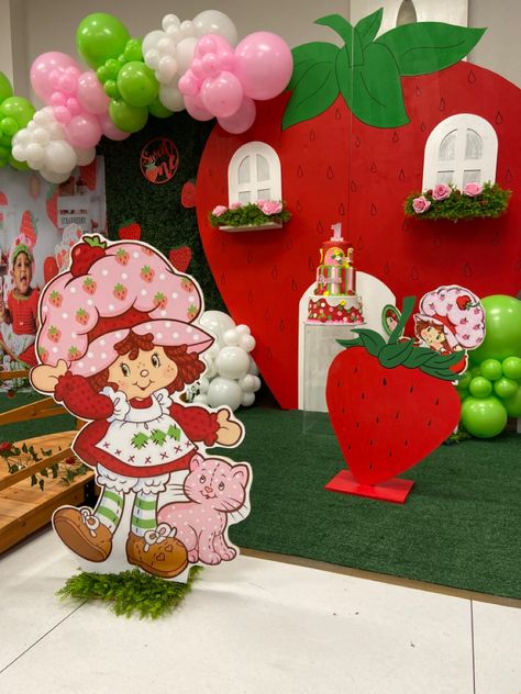 Strawberry shortcake party ideas Strawberry Shortcake Party Ideas, Strawberry Shortcake Centerpieces, Strawberry Shortcake House, Wonder Woman Birthday Party, Carousel Birthday Parties, Vintage Strawberry Shortcake Dolls, Strawberry Birthday Cake, Strawberry Shortcake Birthday