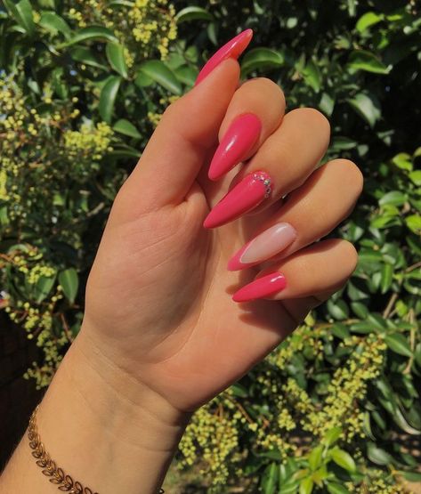 Classy Barbie Pink Nails, Flamingo Pink Nails, Nails Rosa Barbie, Nails Patygirl, Nails Rosa, Barbie Pink Nails, Flamingo Nails, Cow Nails, Nails Today