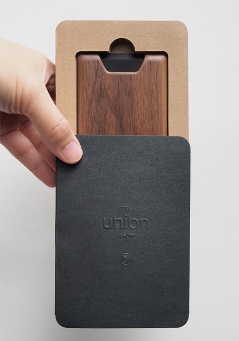 Mine is supposed to arrive soon. Can't wait. Time to downsize my fat ( in size ) wallet -- The Union - A Slim Minimalist Wood Wallet | Indiegogo Card Holder Packaging Design, Wallet Box Packaging Design, Charger Packaging Design, Cardboard Box Packaging Design, Wallet Packaging, Innovative Cardboard Packaging, Wallet Inspiration, Phone Packaging, Wood Wallet