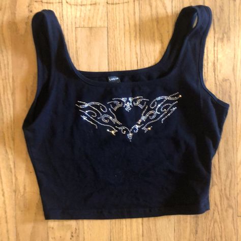 Never Worn Good Condiot Small Tank Bedazzled Tank Top Y2k, Cute Graphic Crop Tops, Rhinestone Shirt Outfits, Bedazzled Shirts Diy Rhinestones, Thrift Hacks, Bedazzled Clothes, Acl Fits, Y2k Rhinestone Top, Diy Rhinestone Shirt