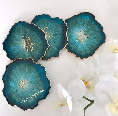 Coaster Ideas, Resin Art Painting, Diy Resin Projects, Geode Art, Resin Jewelry Diy, Resin Coaster, Agate Coasters, Resin Design, Epoxy Resin Crafts