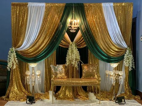 Green Quinceanera Theme, Emerald Green Wedding Theme, Diy Drapes, Wedding Draping, Curtain Backdrop, Gold Wedding Anniversary, Green Themed Wedding, Gold Backdrop, Marriage Photos