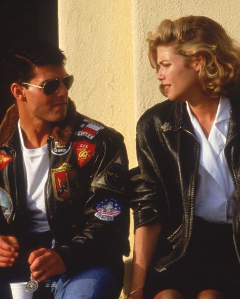 80s Halloween Costumes Couples, 80s Halloween Costumes, 80’s Aesthetic, Kelly Mcgillis, 80’s Men, Star Actress, 80s Outfit, Movie Couples, Military Outfit