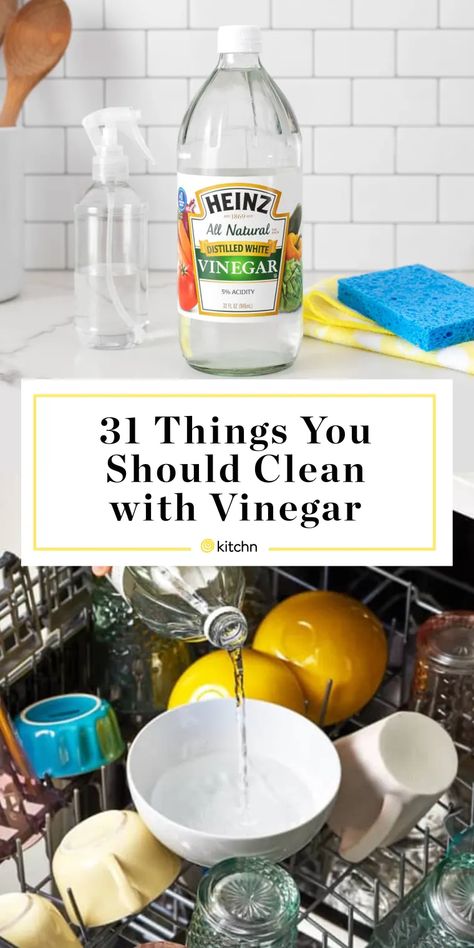 Cleaning Hacks With Vinegar, The Best Cleaning Hacks, Vinegar Uses For Cleaning, Diy Cleaning Products Vinegar, White Vinegar Cleaning Solution, Cleaning Vinegar Recipe, Cleaning Vinegar Uses, Best House Cleaning Products, How To Clean With Vinegar