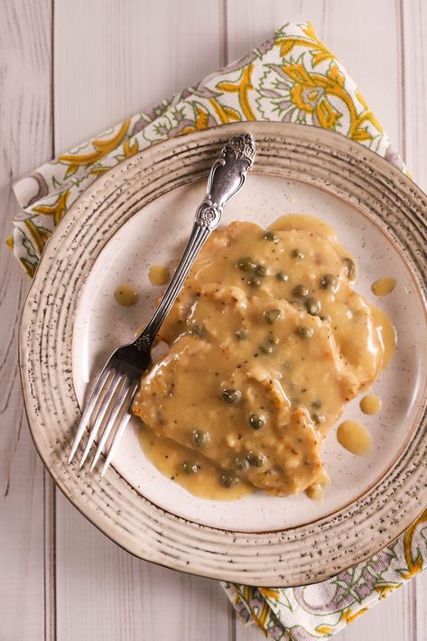 Made with lemon, capers, and wine, Pork Piccata is a flavor-packed dish. Pork Piccata, Pork Tenderloin Medallions, Cuban Mojo, Mojo Pork, Capers Chicken, Pork Medallions, White Wine Sauce, Pork Cutlets, Pork Dishes