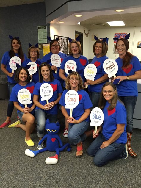 Pete the Cat Pete The Cat Group Costume, Book Character Halloween Costumes For Teachers, Pete The Cat Teacher Costume, I Love My White Shoes, Pete The Cat Costume, Character Halloween Costumes, Teacher Halloween Costumes, Halloween Group, Teacher Costumes