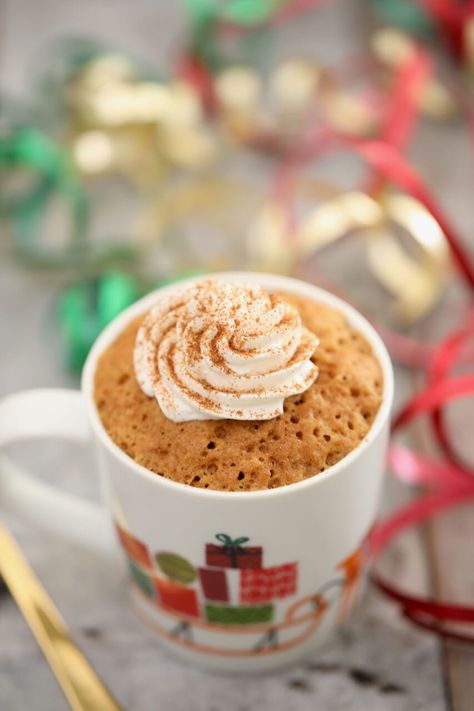 Gingerbread Mug Cake, Spice Mug Cake, Hot Chocolate Mug Cake, Pumpkin Mug Cake Recipe, Gingerbread Mug, Buckwheat Cake, Bigger Bolder Baking, Mug Cake Microwave, Cake Mug