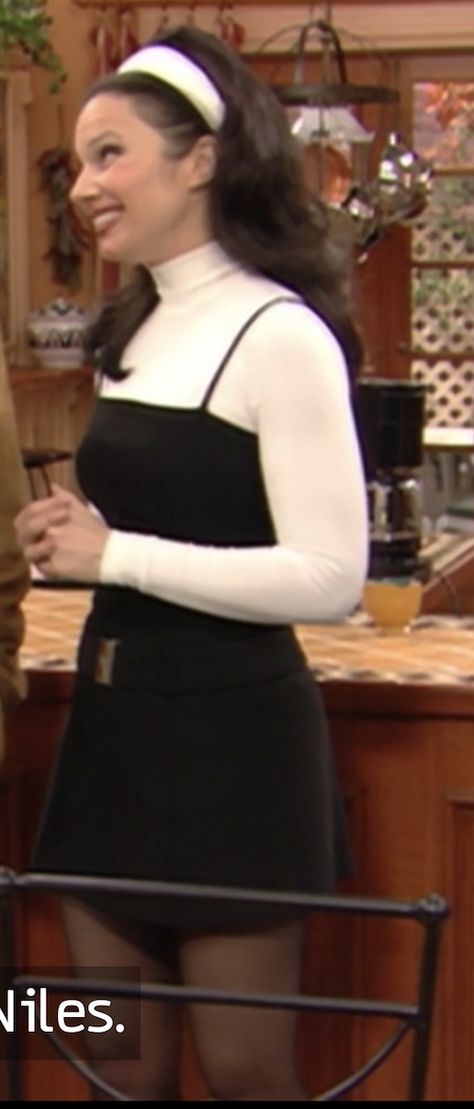 90s Two Piece Outfits, The Nanny Winter Outfits, Fran The Nanny Aesthetic, 60s Casual Outfits, Fran Fine Costume, Fran Fine Outfits The Nanny, Nanny Fine Outfits, Fran Drescher Outfits, The Nanny Outfits