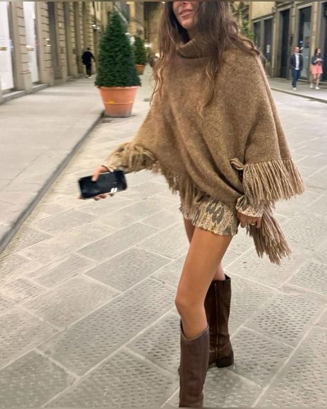 Nyc Style Aesthetic, Boho Western Outfits Winter, Boho Chic Fall Outfits, Winter Outfits Boho Chic, Casual First Date Outfit Fall, Boho Chic Aesthetic Outfit, Western Holiday Outfit, Boho Chic Winter Outfits, Boho Chic Outfits Winter