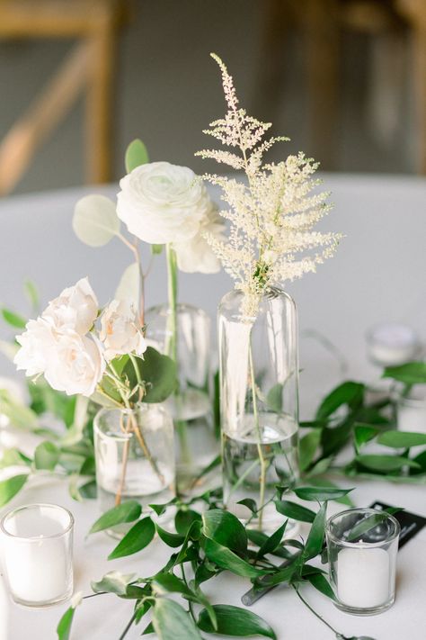 Bud vase centerpiece with white and blush blooms - Laura & Ryan's Stunning Summer Wedding - Warrenwood Manor Bud Vases Wedding, Bud Vase Centerpiece, Greenery Centerpiece, Clear Vases, Wedding Vases, Vase Arrangements, Wedding Table Decorations, Vase Centerpieces, Wedding Centerpiece