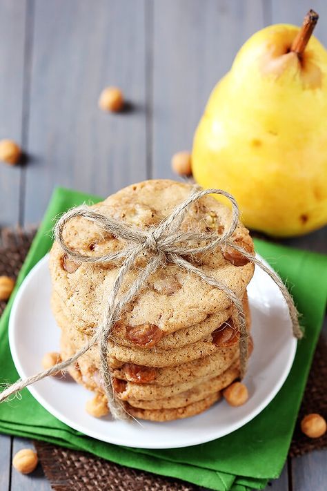 Pear Cookies, Caramel Pears, Pear Dessert, Gimme Some Oven, Pear Recipes, Tea Cakes, Cookie Desserts, Cookies Recipe, Yummy Cookies