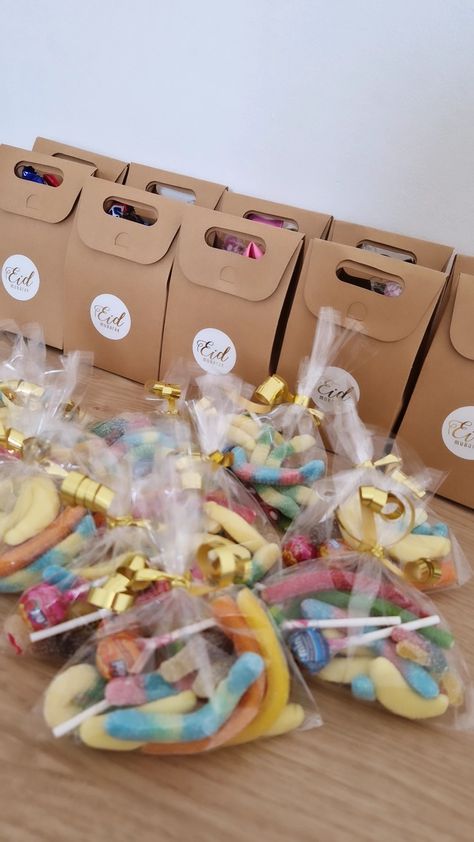 Bonbons et chocolats pour les enfants à l'occasion de l'eid. Sachets, On Instagram, Instagram