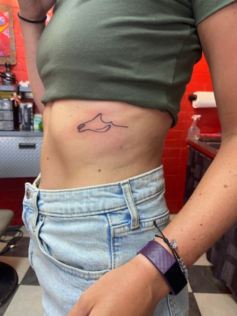 Voodoo Tattoo, Kailua Kona, Manta Ray, Minimalist Tattoo, Bedroom Ideas, Tatting, Tattoo Ideas, Tattoo Designs, Hawaii