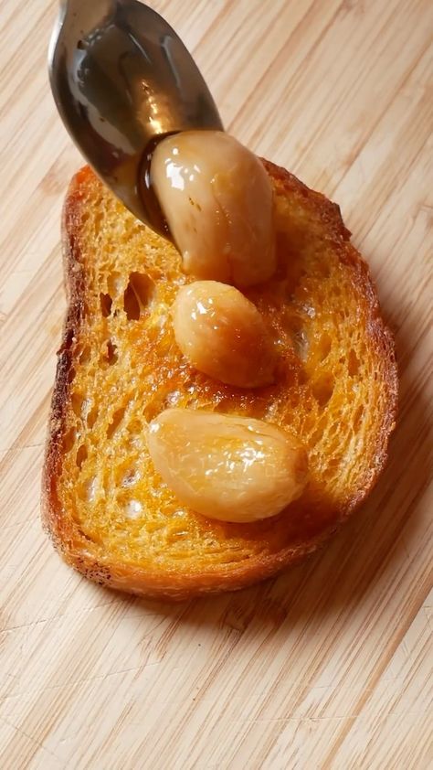 Daen Lia Kelly Garlic Confit, Interesting Food Recipes, Diy Food, Diy Food Recipes, Vegetable Recipes, My Website, Food Dishes, Cooking And Baking, Love Food