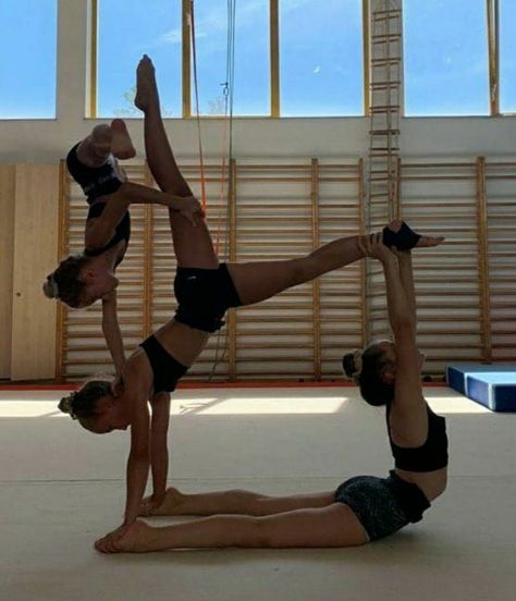 Cool Cheer Stunts, Partner Acrobatics, Couples Yoga Poses, Aerial Gymnastics, Acro Gymnastics, Yoga Poses Photography, Gymnastics Tricks, Acro Dance, Dancer Lifestyle