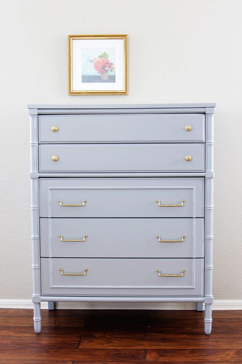 16 of the Best Paint Colors for Painting Furniture Paint Colors For Furniture, Colors For Furniture, Top Paint Colors, Painted Bedroom Furniture, Painted Furniture Colors, Popular Paint Colors, Best Paint, Shabby Chic Dresser, Best Paint Colors