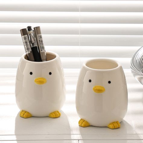 duck pen holder charming design and practical functionality make it a perfect addition to your desk or workspace Air Clay Pencil Holder, Air Dry Pencil Holder, Pen Holder Clay Handmade, Pen Holder Diy Clay, Clay Pencil Pot, Air Dry Clay Desk Organizer, Clay Pencil Holder Aesthetic, Pen Holder Ceramic, Clay Pencil Holder Ideas