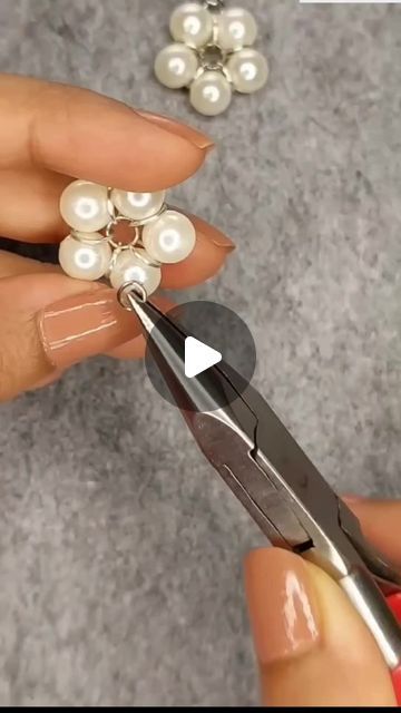 Pearl Earrings Designs Handmade, Pearl Earrings Designs, Bead Diy, Pearls Diy, Instagram Diy, Pearl Design, August 31, Designer Earrings, Beautiful Earrings